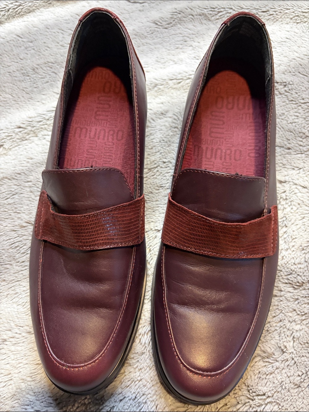 NWT Munro Women's Burgundy Slip-On Loafers
